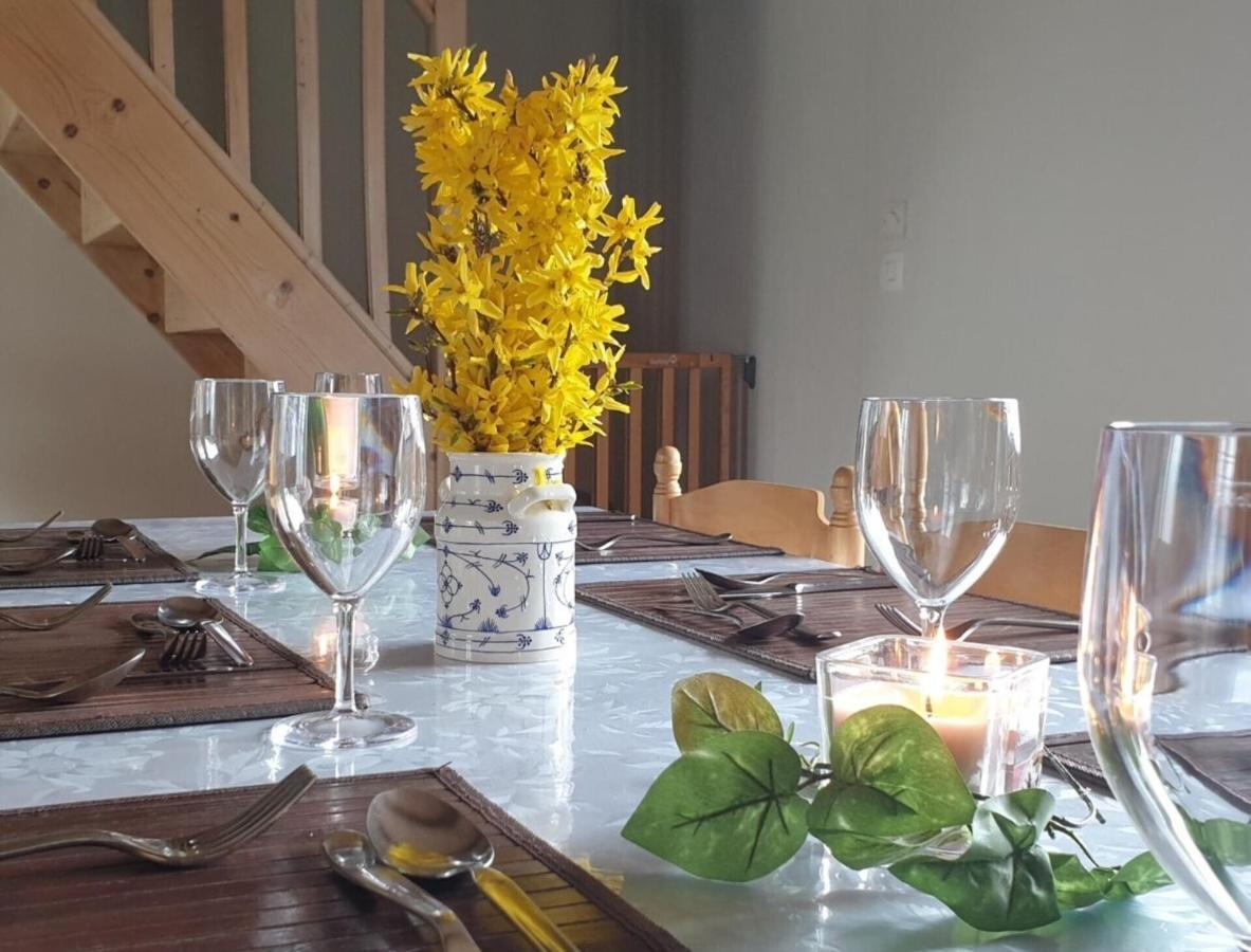 Charming Traditional 2-Bed Cottage Near Plémet Exteriör bild