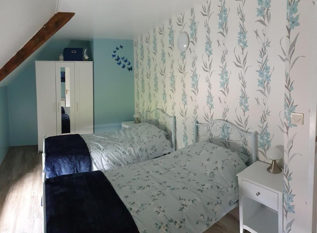 Charming Traditional 2-Bed Cottage Near Plémet Exteriör bild